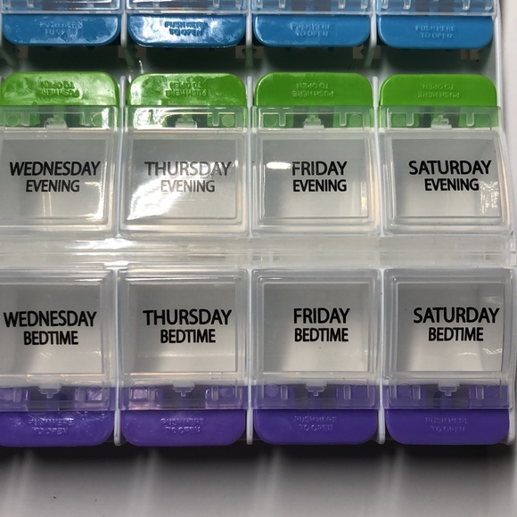 7 Day pill organizer - Picture 5 of 8